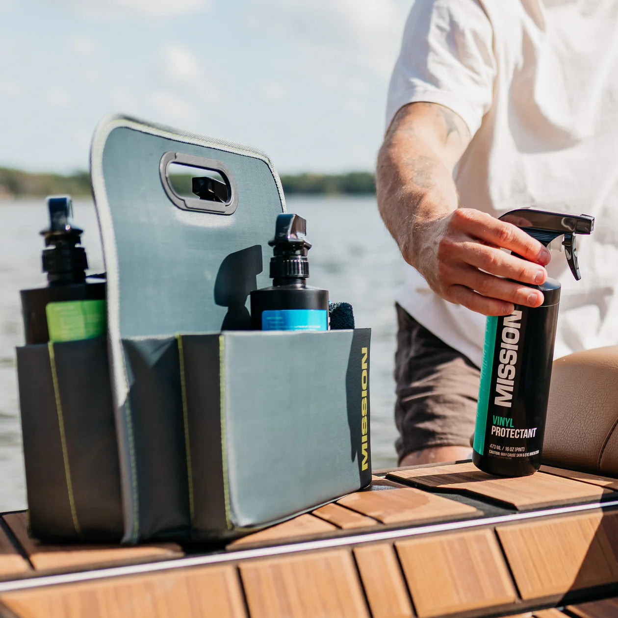 MISSION BOAT CLEANING KIT TOTE AND TOWELS
